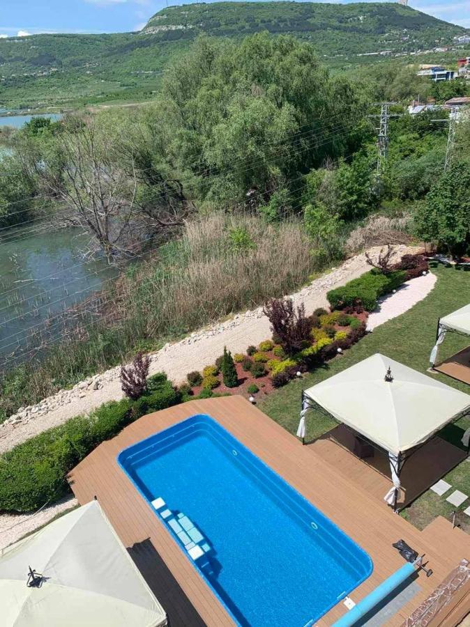 Acktion Deluxe Otel Shumen Dış mekan fotoğraf