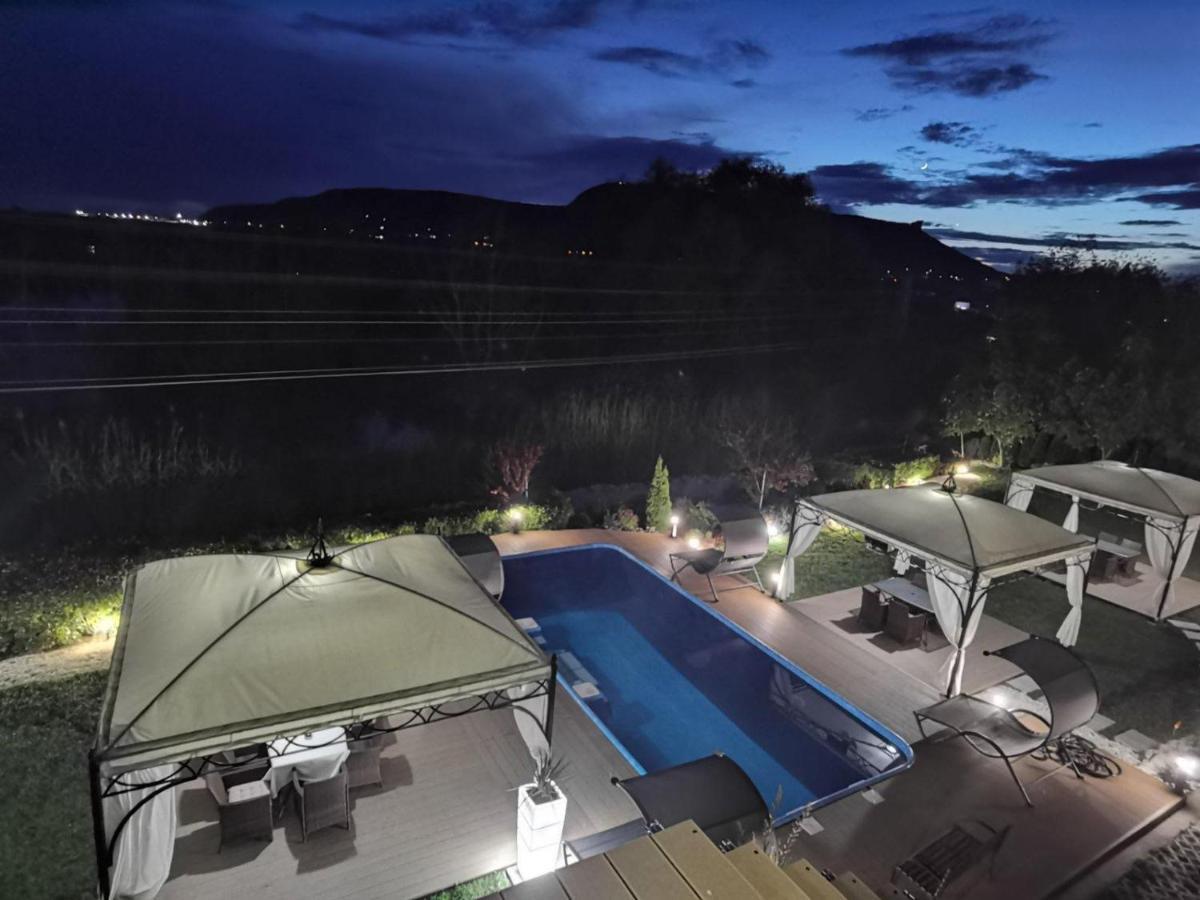 Acktion Deluxe Otel Shumen Dış mekan fotoğraf