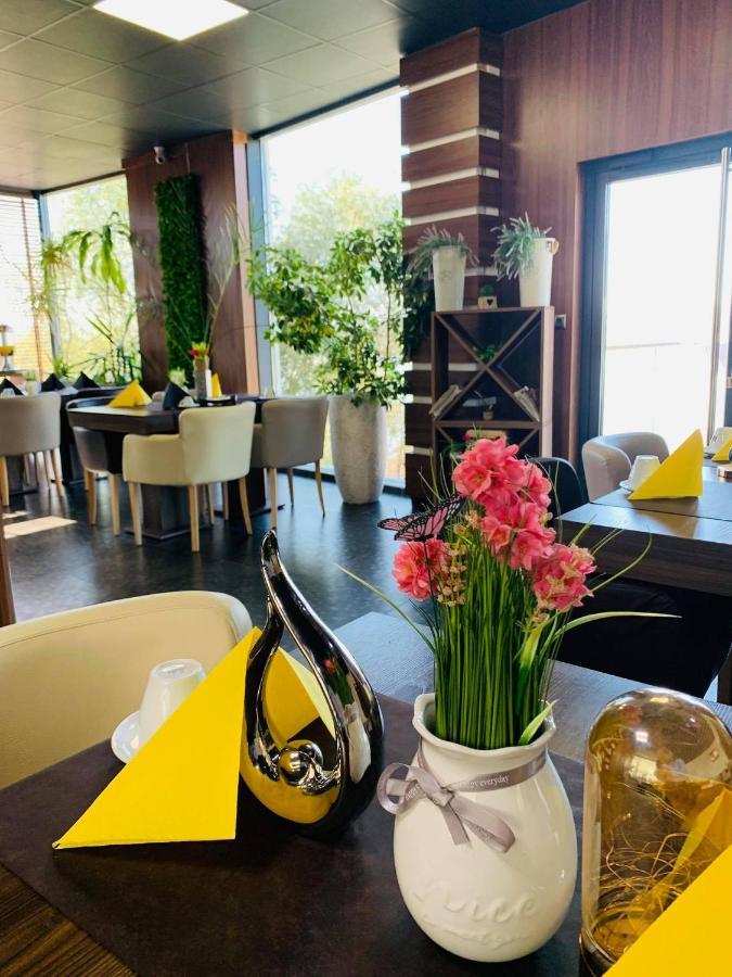 Acktion Deluxe Otel Shumen Dış mekan fotoğraf